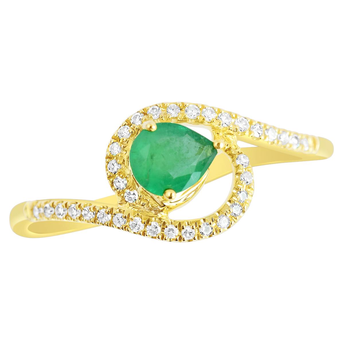 0.30 Carat Natural Pear Emerald Solid Gold Ring with 34 Microset Bright Diamonds In New Condition For Sale In Kiara, AU