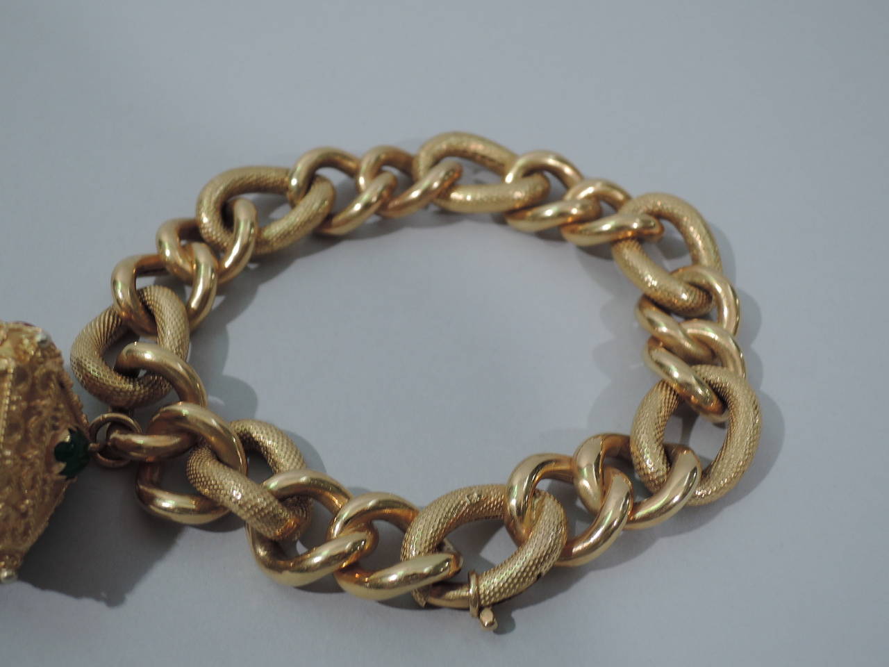 Retro 1960s Gold Charm Bracelet  4