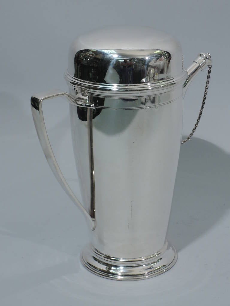 Tiffany Cocktail Shaker - Modern Martini - American Sterling Silver - C 1919 In Excellent Condition In New York, NY
