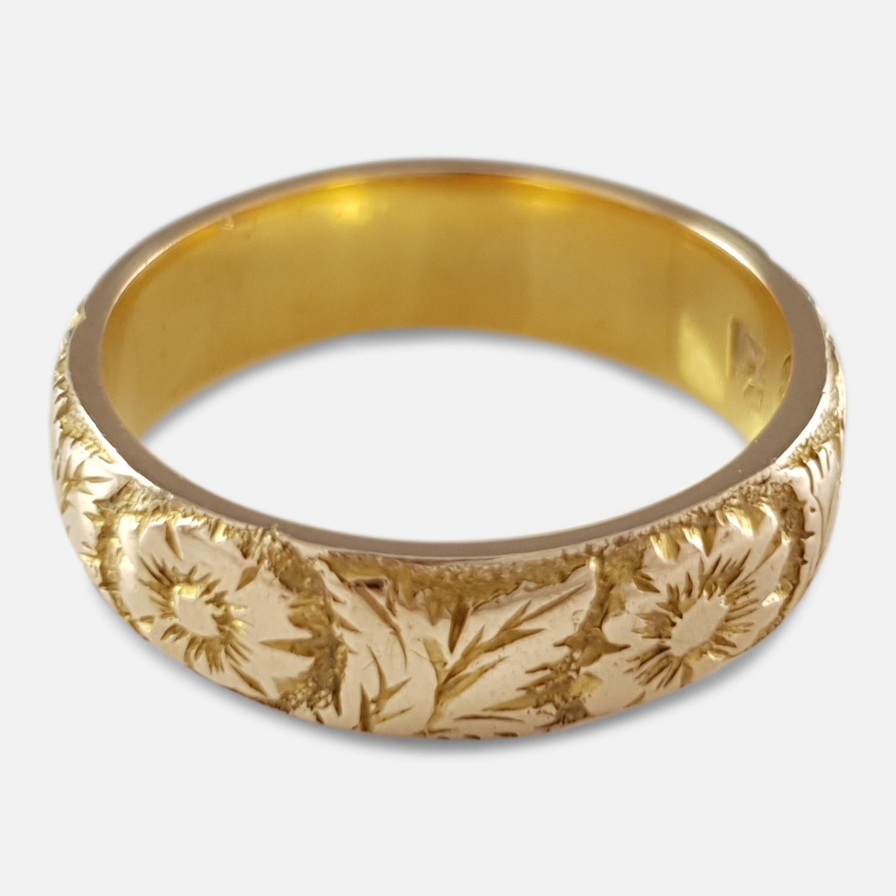 Women's or Men's Victorian 18 Karat Yellow Gold Foliate Engraved Wedding Band Ring