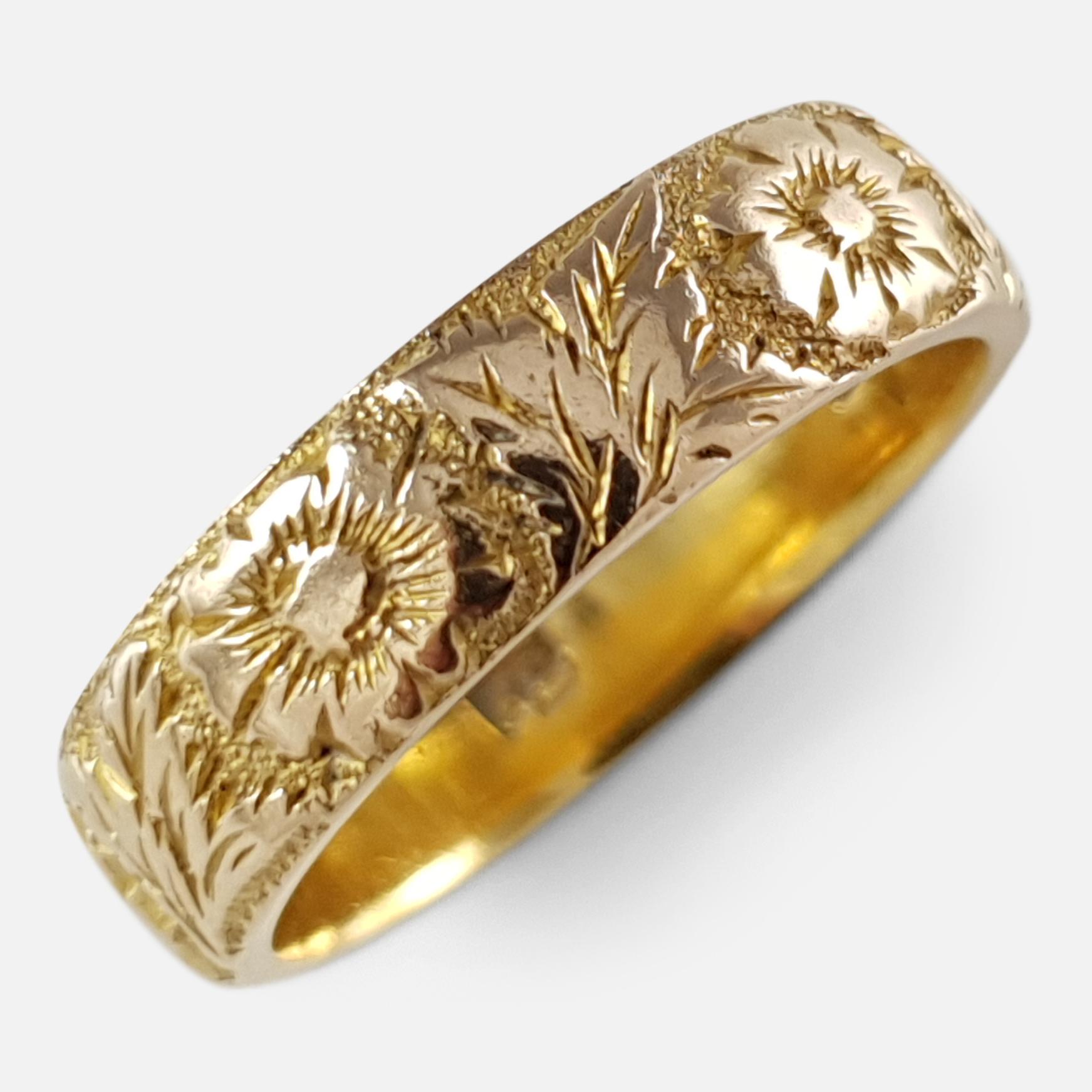 Victorian 18 Karat Yellow Gold Foliate Engraved Wedding Band Ring 4
