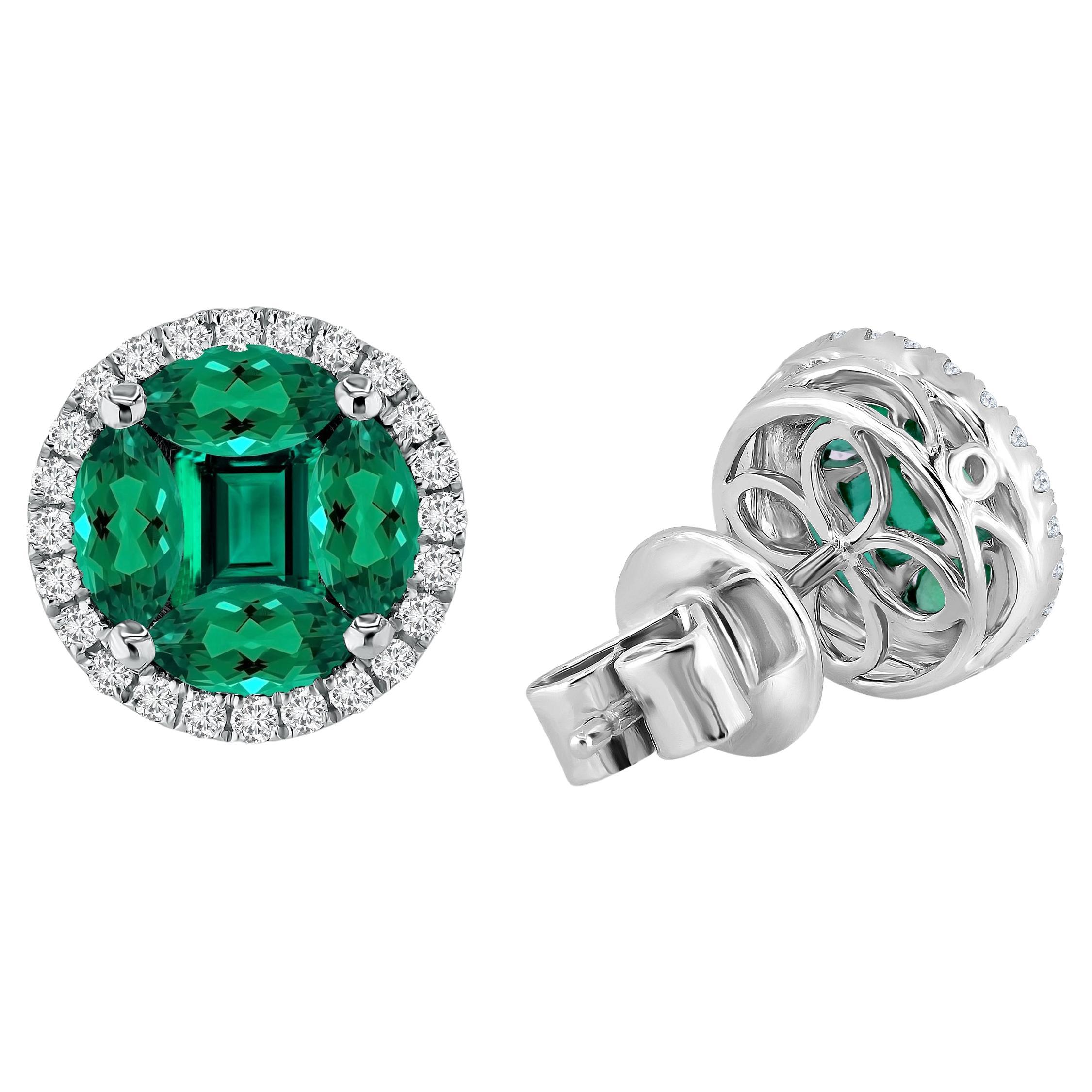 Orecchini con perno di smeraldo rotondo a grappolo fine da 1,25 carati in 0,2 carati di diametro Halo ref299