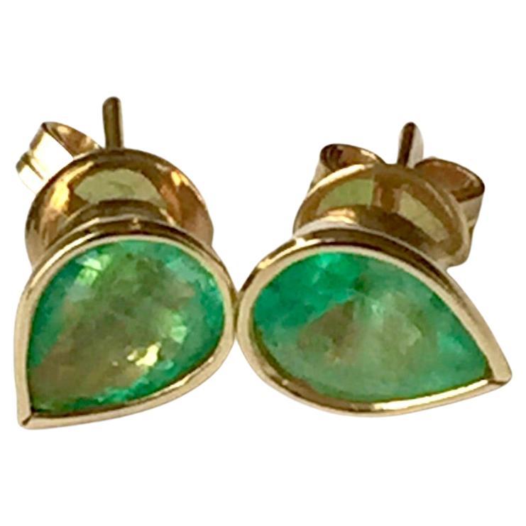 Emeralds Maravellous 2.40 Carat Natural Colombian Emerald Pear Cut Earrings 18K For Sale 5
