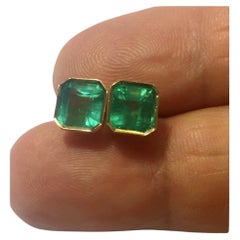 Emeralds Maravellous Bezel Colombian Emerald Stud Earrings 18 Karat