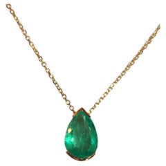 Emeralds Maravellous 3.00 Carat Colombian Emerald Pear Drop Pendant Necklace 18K