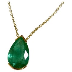 Emeralds Maravellous 3.00 Carat Colombian Emerald Pear Drop Pendant Necklace 18K