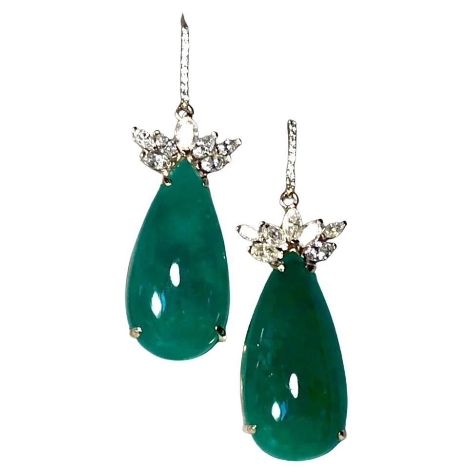 Pendientes de Esmeralda Colombiana y Diamante Certificados de 56,27 Quilates 18K