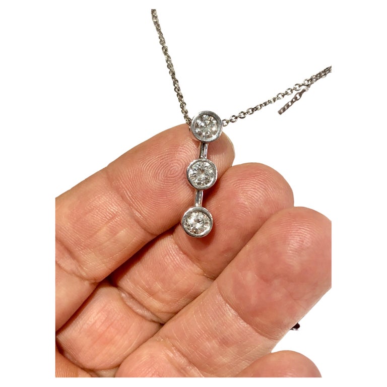 Diamond Three Stone Pendant Necklace White Gold For Sale at 1stDibs