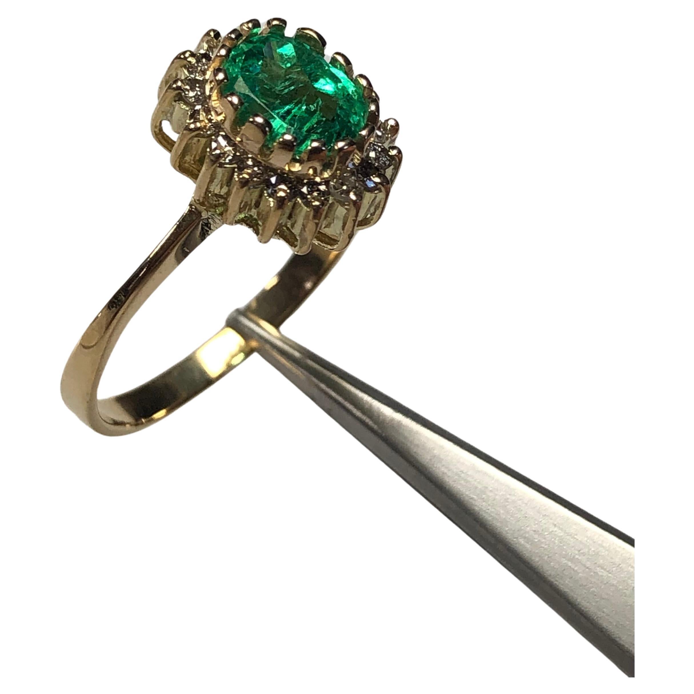 Contemporary Vintage Colombian Emerald Diamond Engagement Ring 18 Karat For Sale