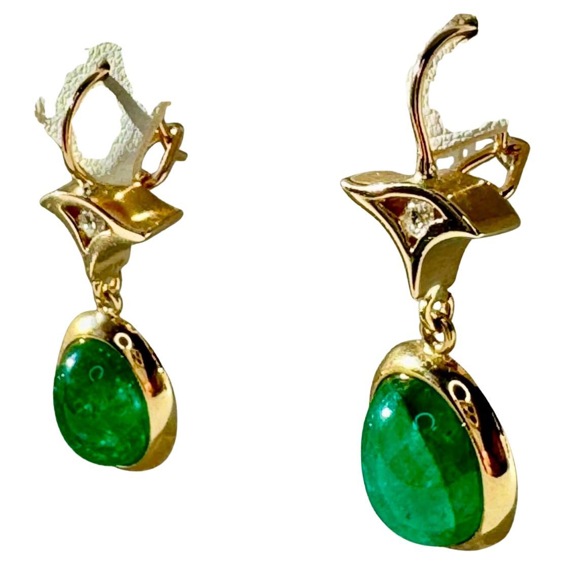 Pendientes Colgantes Cabujón Esmeralda Colombiana 11,86 Quilates Oro Amarillo 18K en venta
