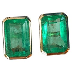 1.63 Carat Natural Colombian Emerald Elongate Stud Earrings 18K Gold