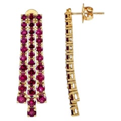 Pendientes colgantes contemporáneos con rubíes naturales de 9,00 ct en oro amarillo de 14k