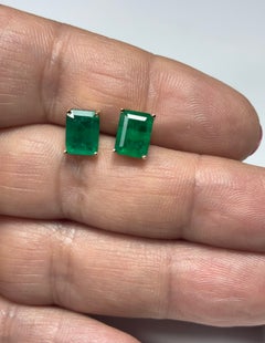 Colombian Emerald Cut Stud Earrings in 18K Yellow Gold, 2.33 Carats