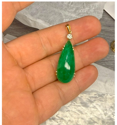 22.5ct Colombian Emerald Cabochon Pendant in 18k Yellow Gold Certified