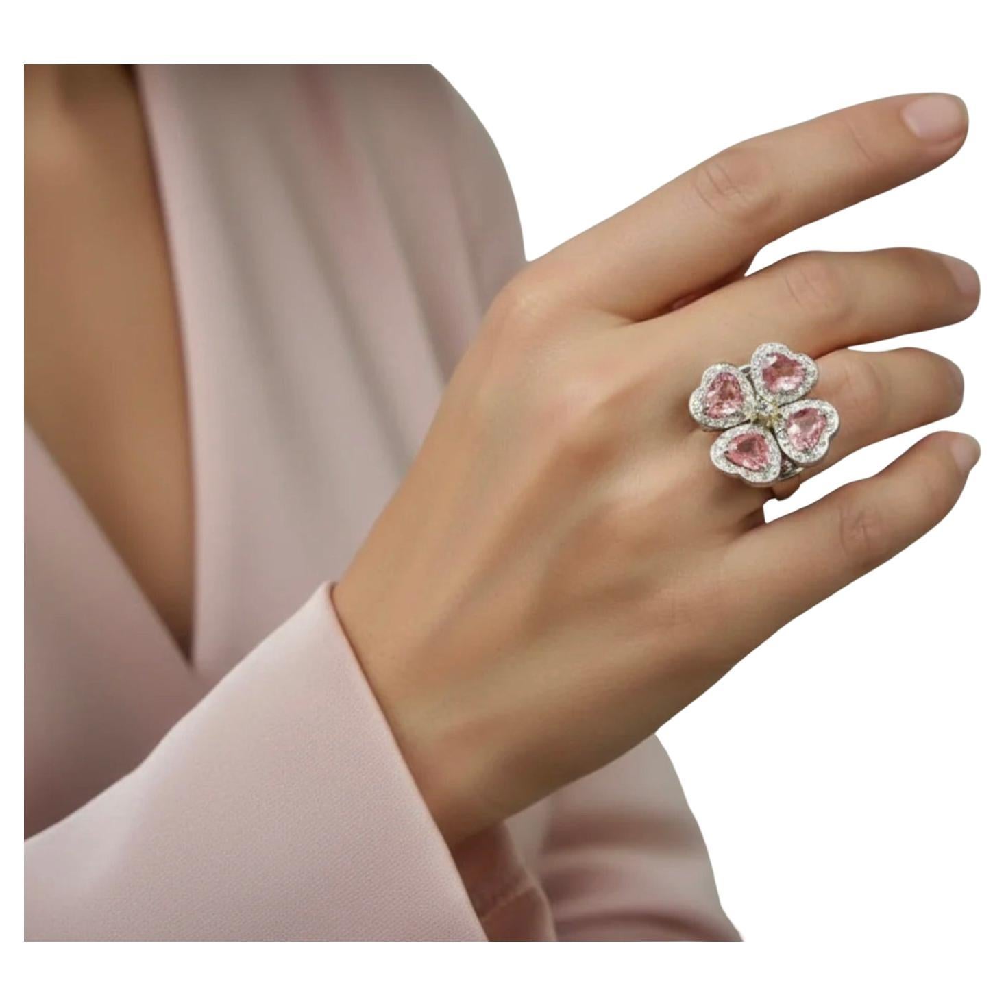 Anello GIA con zaffiro Padparadscha da 6,20 carati e fiore di diamante 18 carati