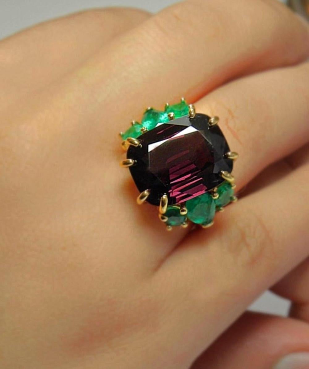 22.03 Carat Certified Fine Spinel Colombian Emerald Ring 18K For Sale 1