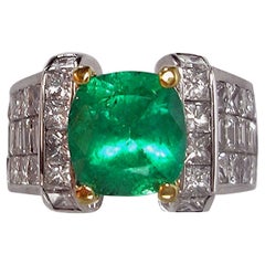 Used 7.56 Carat Fine Natural Colombian Emerald Diamond Ring 18K Unisex