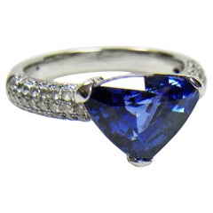 Anillo de compromiso de diamantes con zafiro de 3,76 quilates y oro blanco de 18 quilates