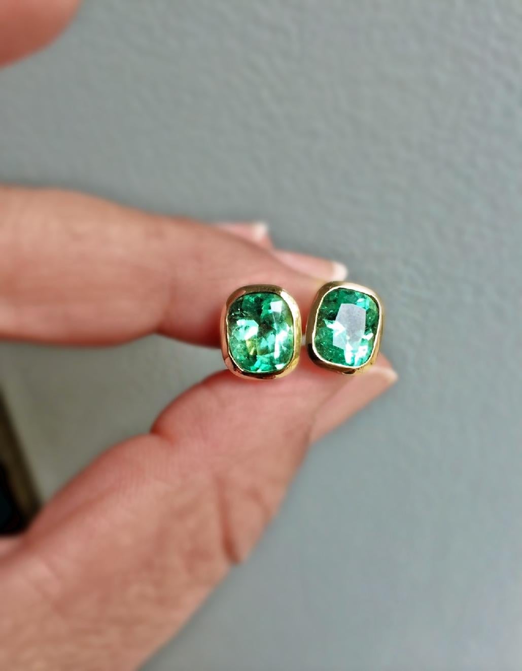Women's 3.67 Carat Exclusive Cushion Colombian Emerald Stud Earrings 18 Karat