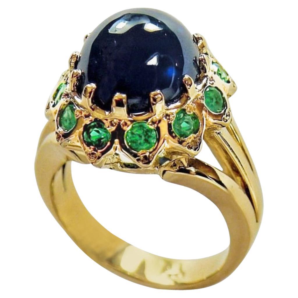 9.00 Carat Cabochon Cut Blue Sapphire Emerald Ring 18 Karat For Sale