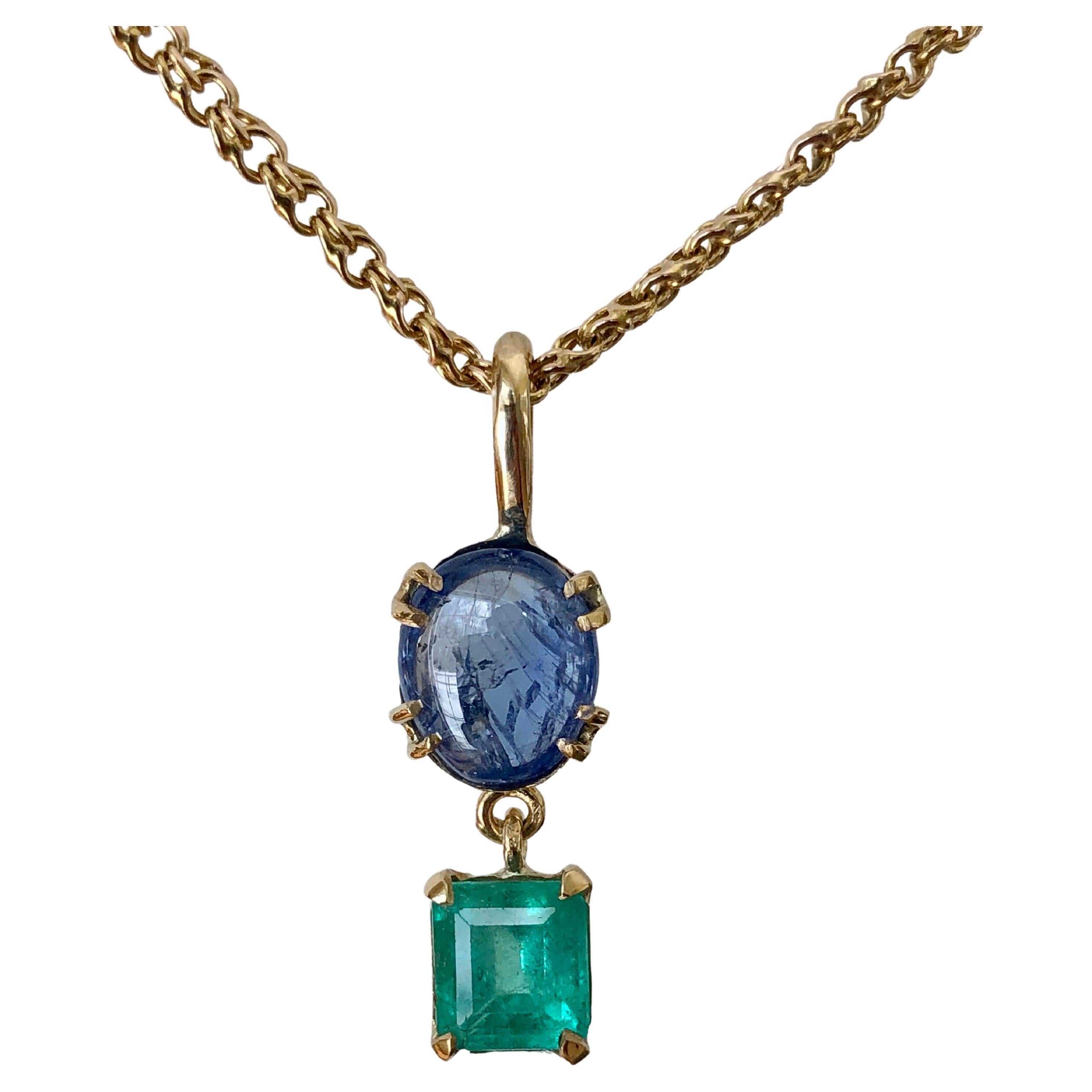 Art Déco Collana con zaffiro vintage da 6,20 carati e smeraldo da 18 carati in vendita