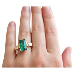 2.0 Carat Emerald Solitaire Ring 18 Karat Yellow Gold