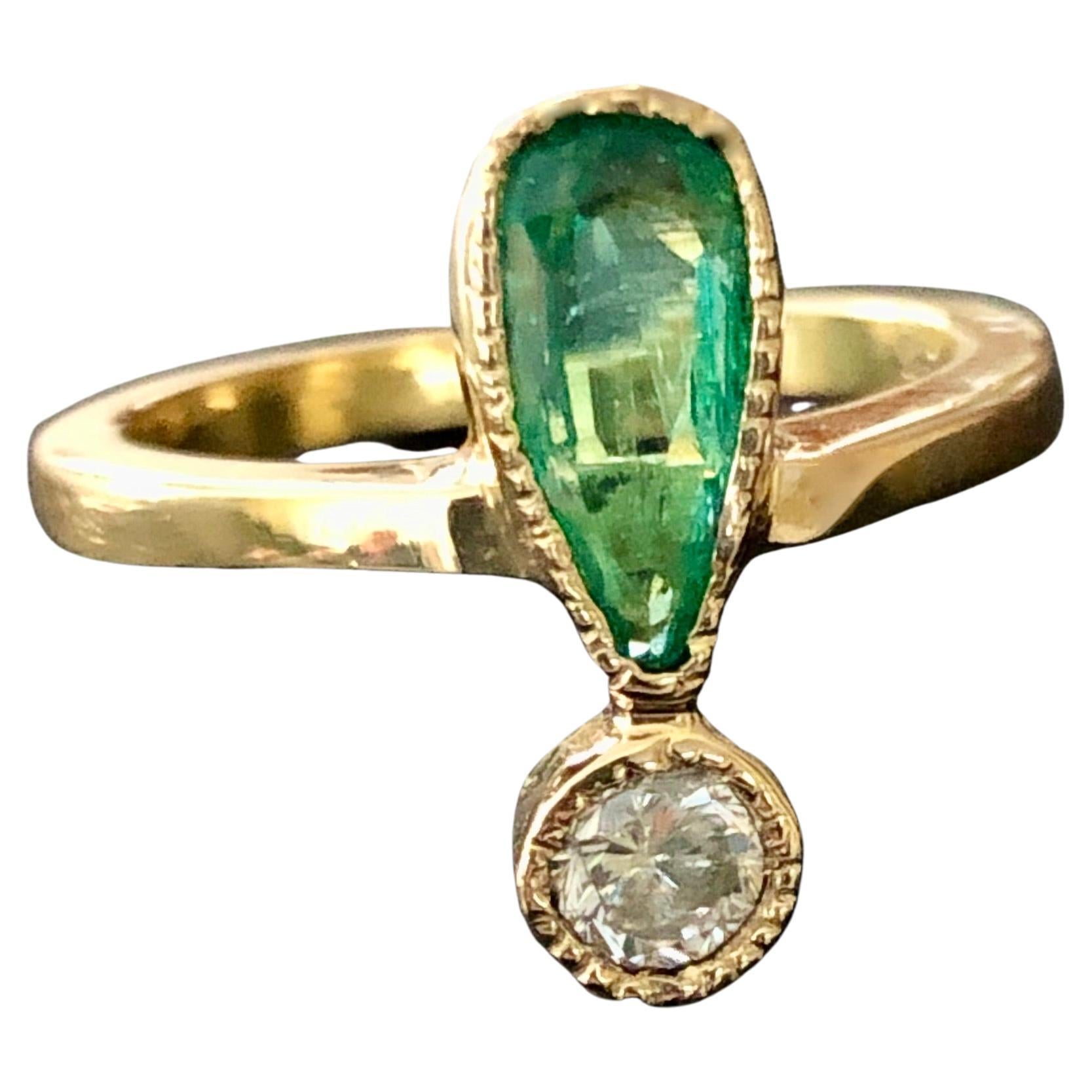 Natural Green Colombian Emerald Diamond Ring 18 Karat For Sale