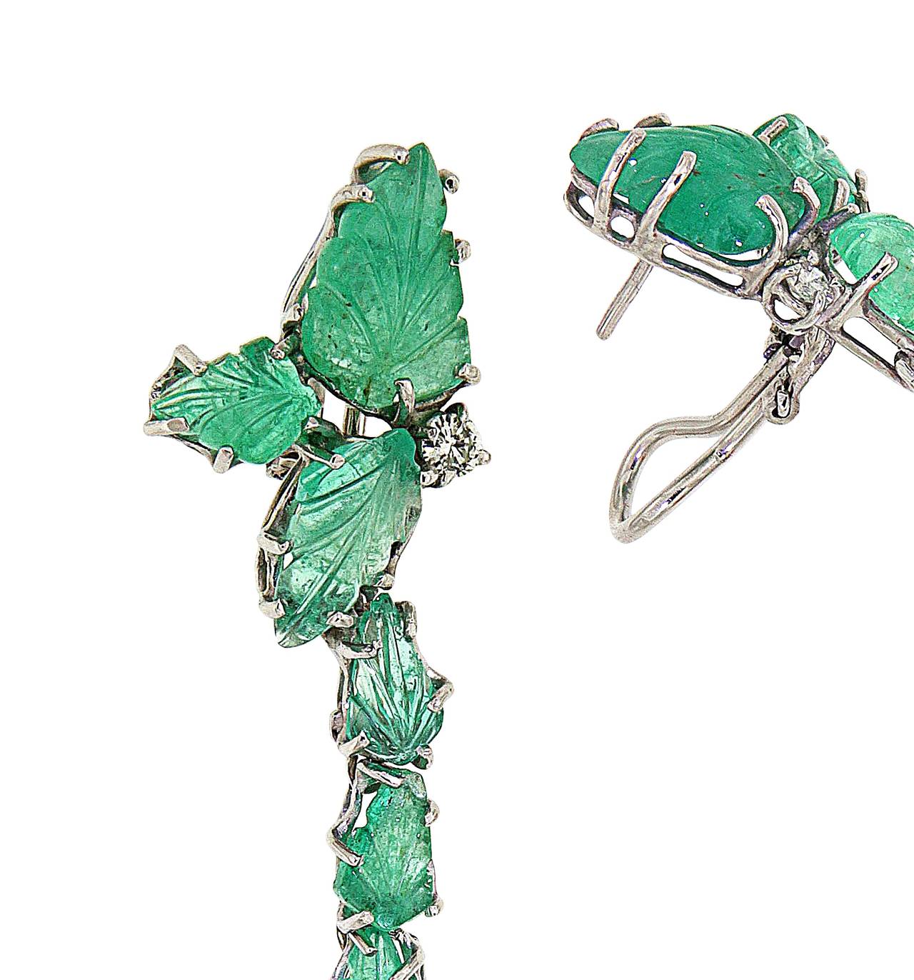 Taille pampille Corail Vert Emeraude Diamants Boucles d'oreilles clips en or blanc 18K en vente