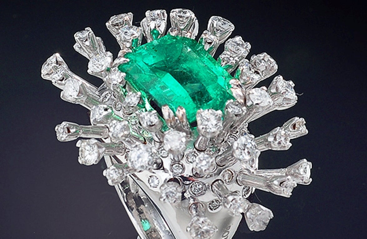 Emerald Diamonds White Gold Cocktail Ring Handcrafted in Italy by Botta Gioielli For Sale 5