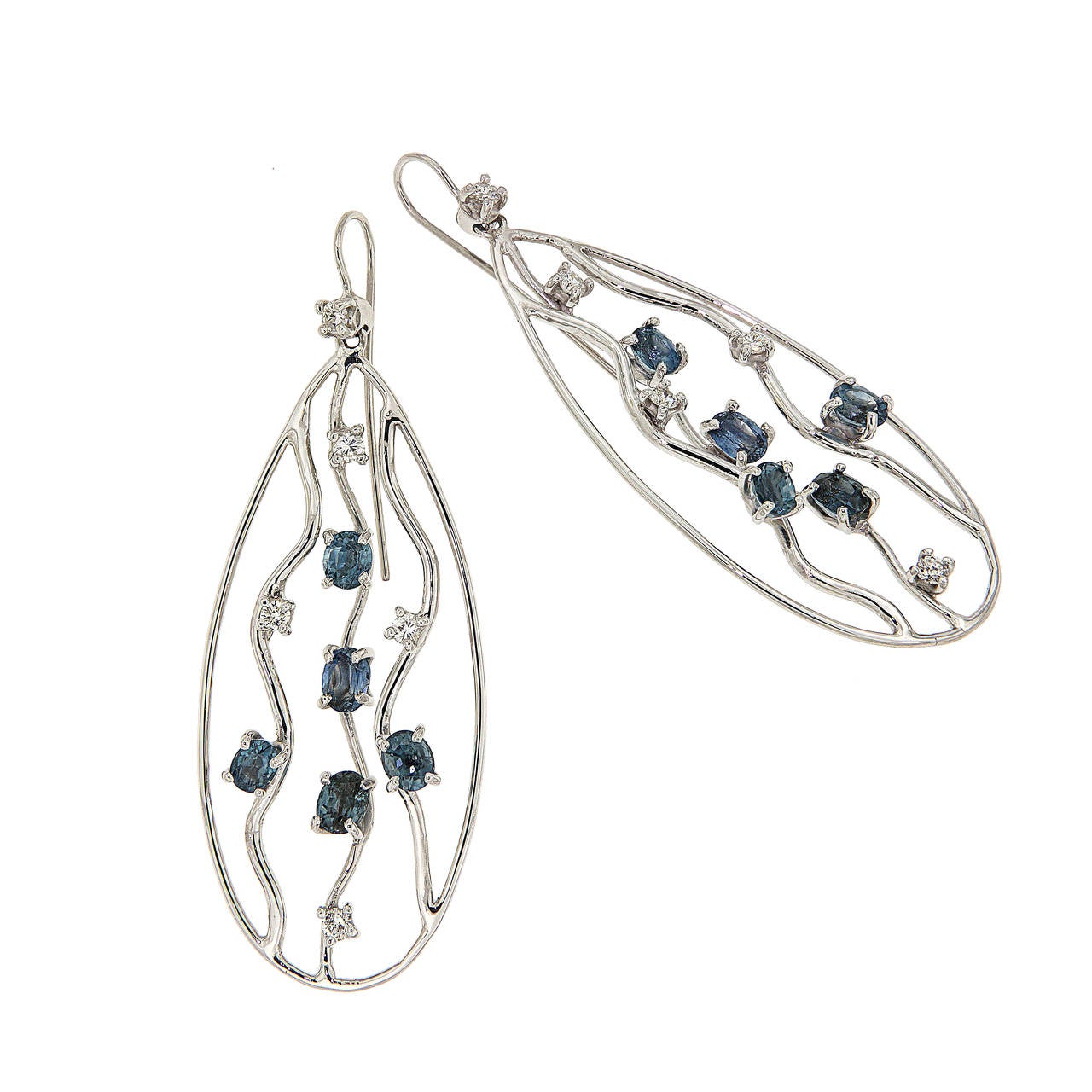 Brilliant Cut Diamonds Blue Sapphires 18 Karat White Gold Drop Earrings Made In Italy For Sale