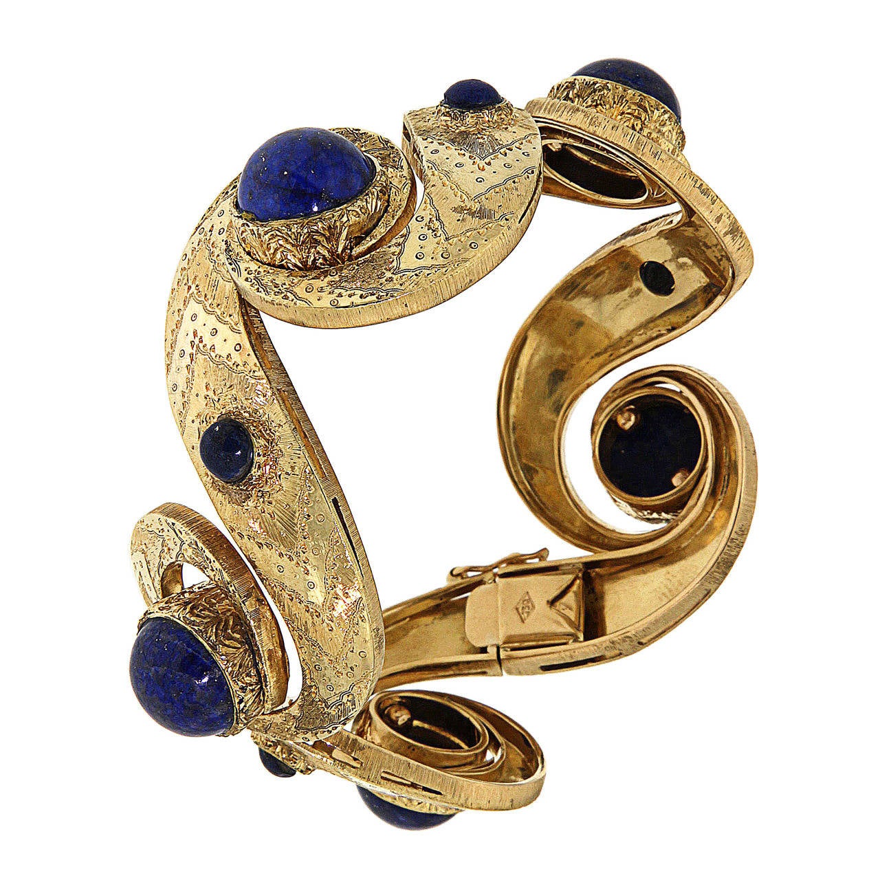 Antique 1960s Engraved Blue Lapis Lazuli Yellow Gold Bracelet Made In Italy For Sale