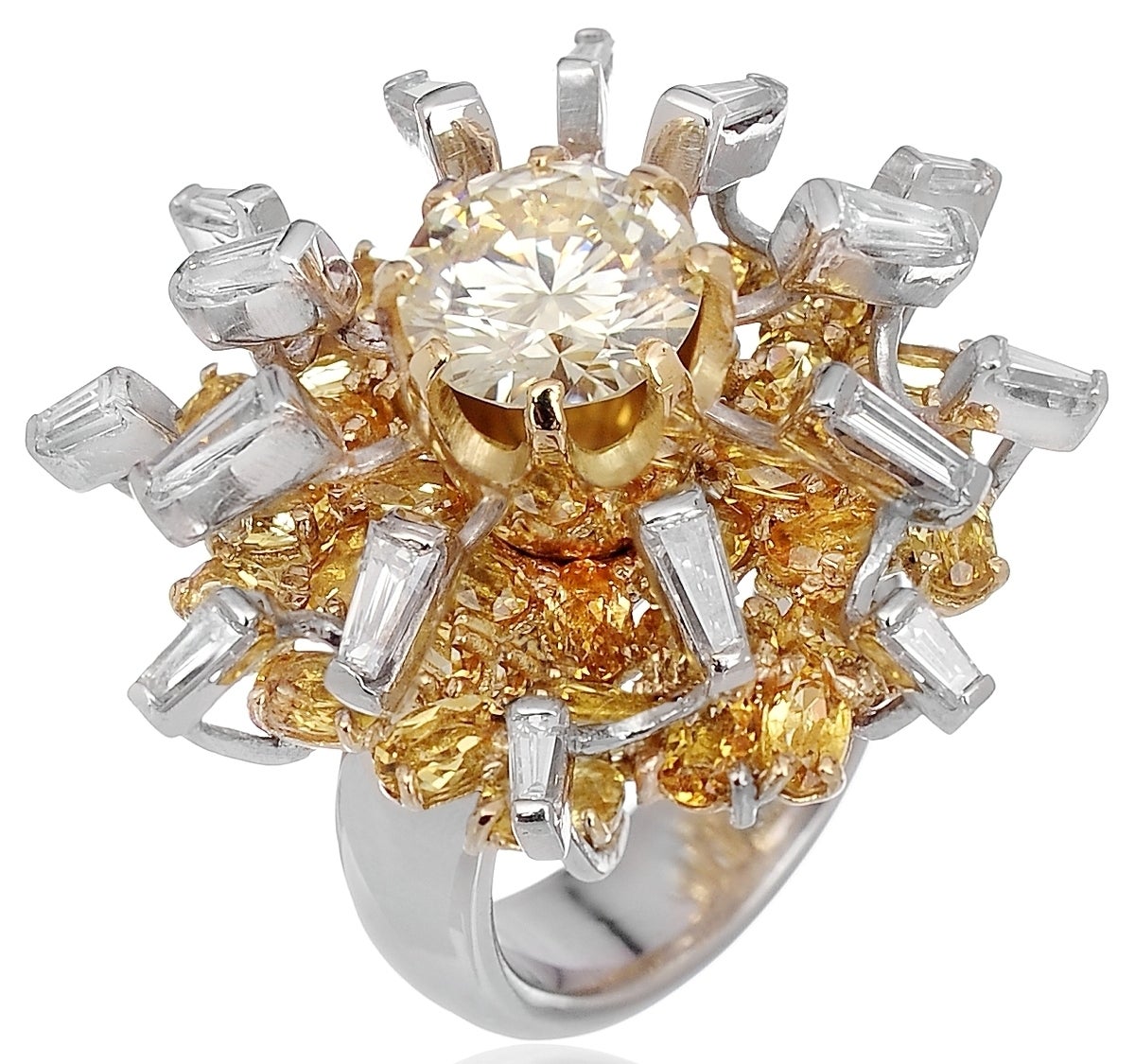 Taille brillant Bague cocktail en or blanc 18 carats, diamants et béryls jaunes, fabriquée à la main en Italie en vente