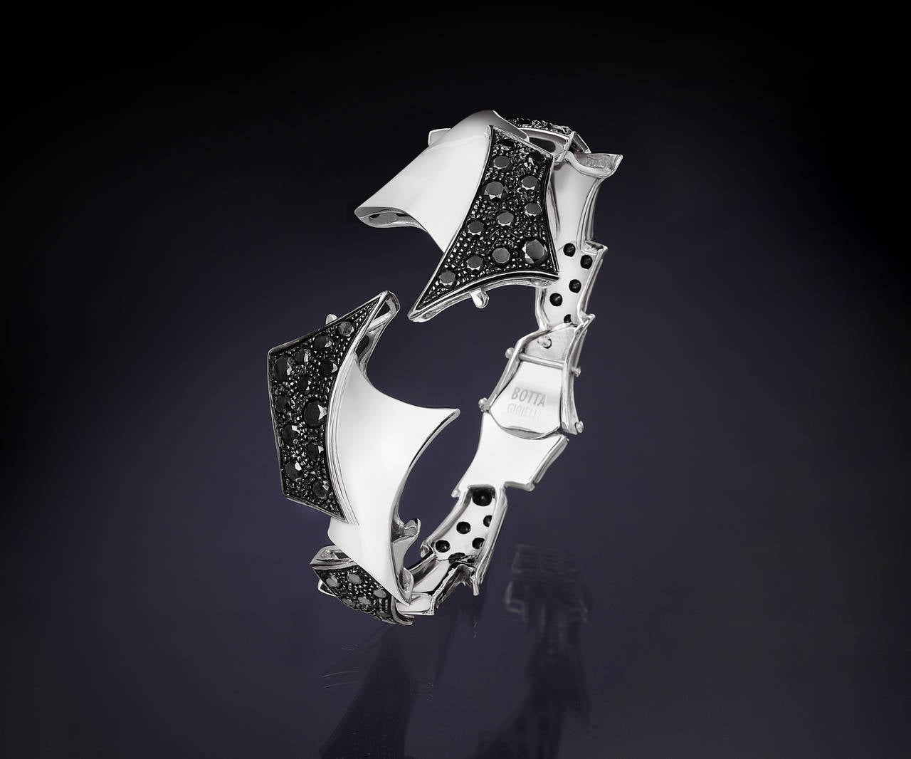 Schwarzes Weißgoldarmband mit schwarzen Diamanten Handgefertigt in Italien von Botta Gioielli im Angebot 3