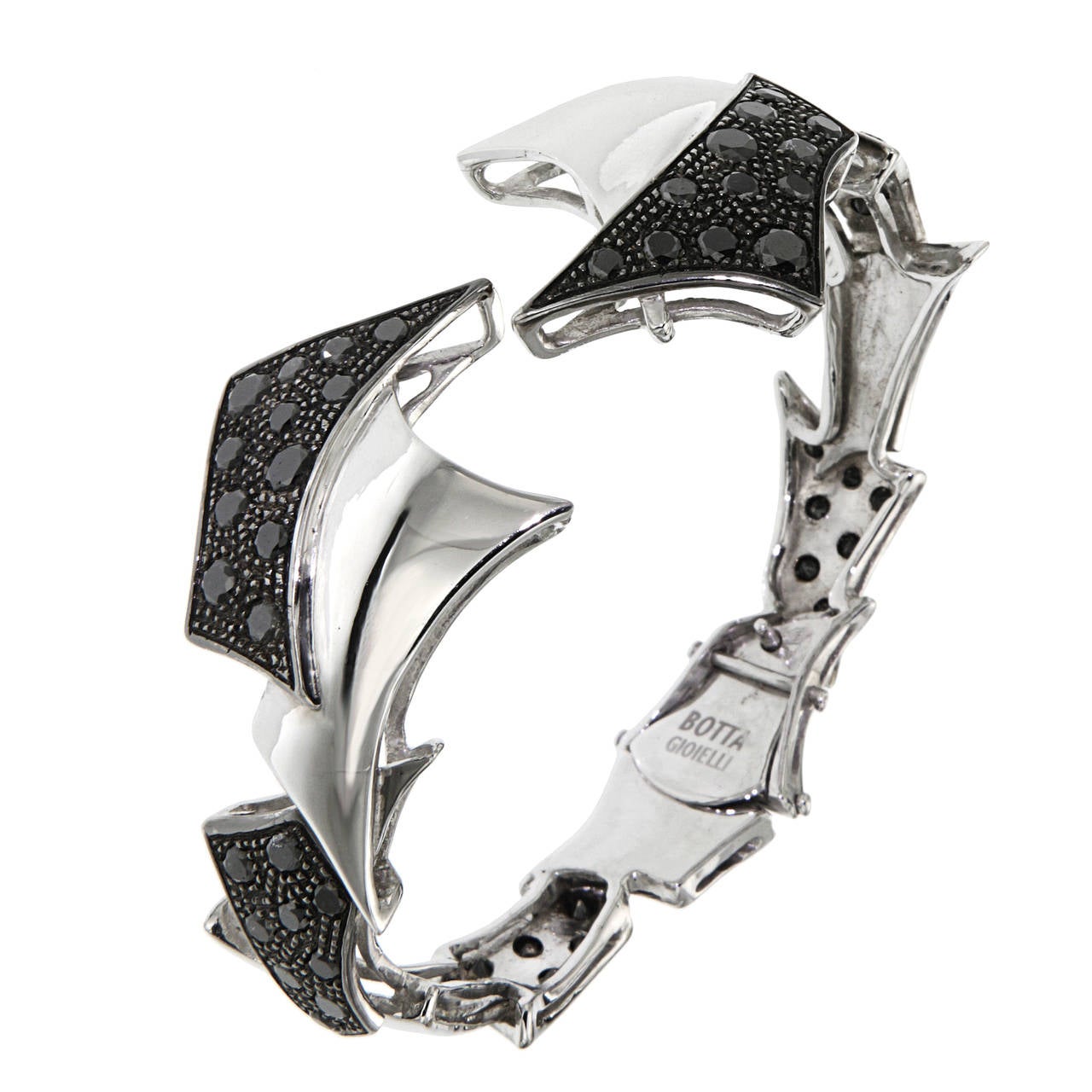 Bracelet en or blanc et diamants noirs fabriqué à la main en Italie par Botta Gioielli