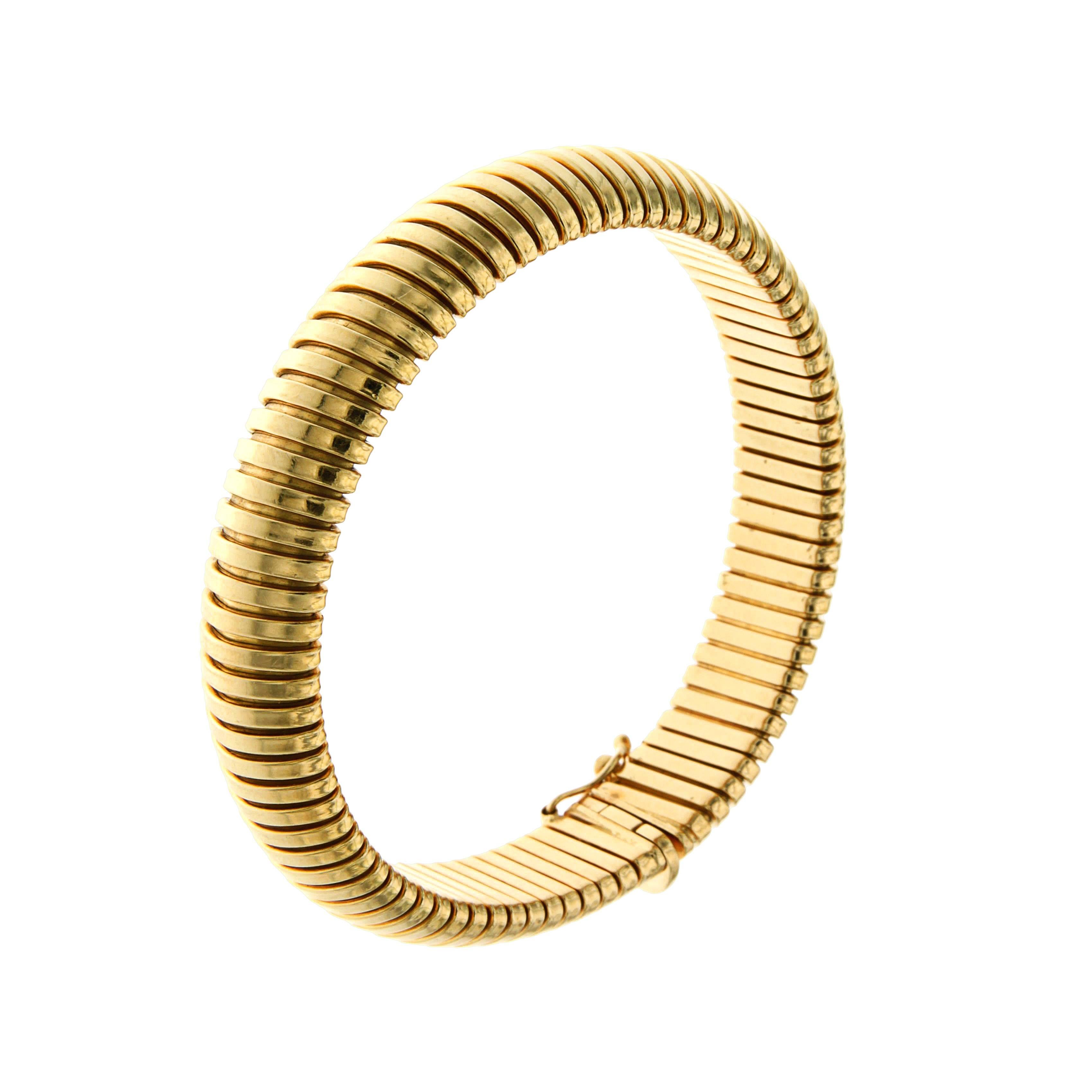 Italian 18K yellow Gold tubogas set.
Necklace width is 12 mm & 400 mm long
Bracelet width is 12 mm & length is 180 mm
18K Gold, total weight is 132 grams
Made in Italy

