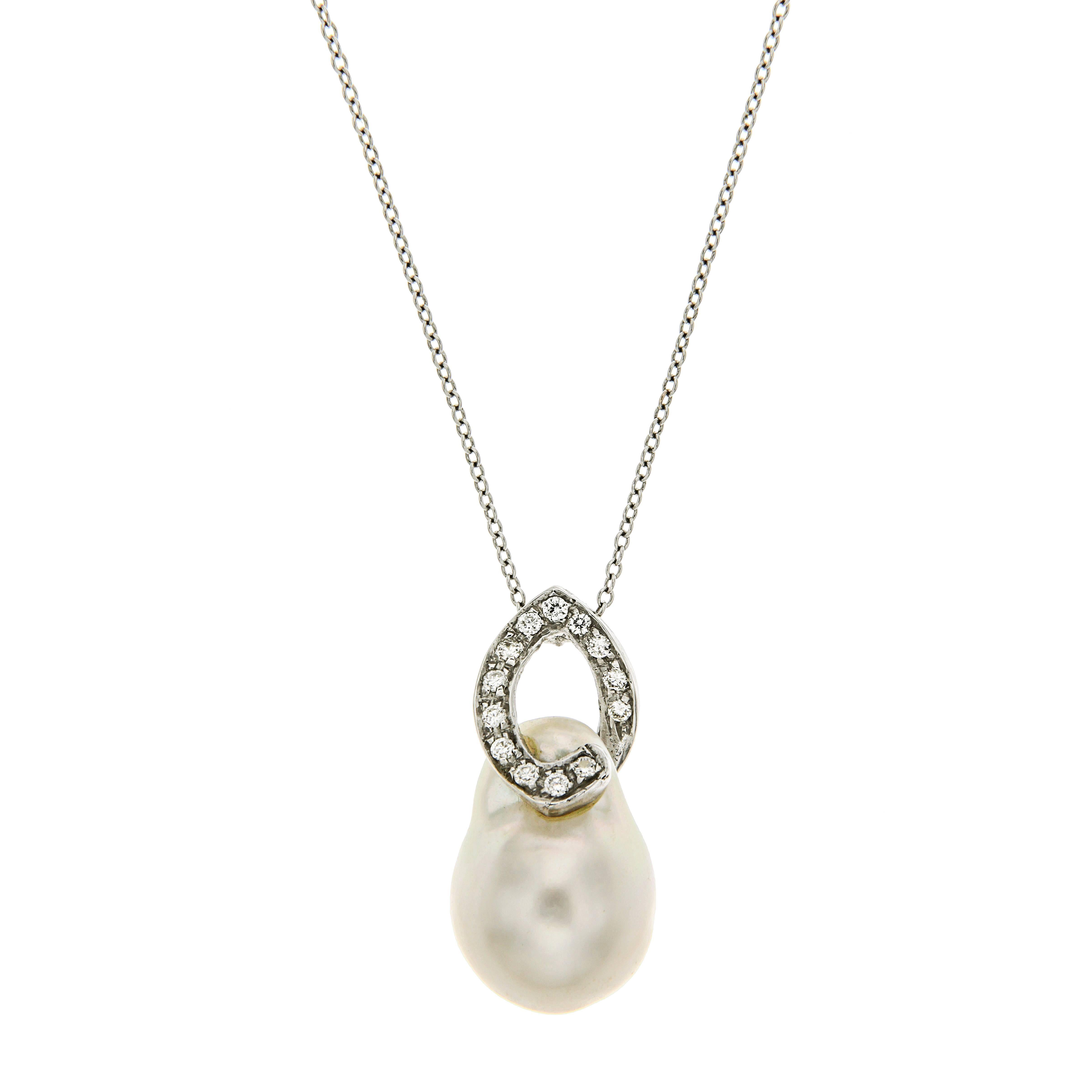 Collier en or blanc 18 carats avec perles d'Australie et diamants, fait  la main