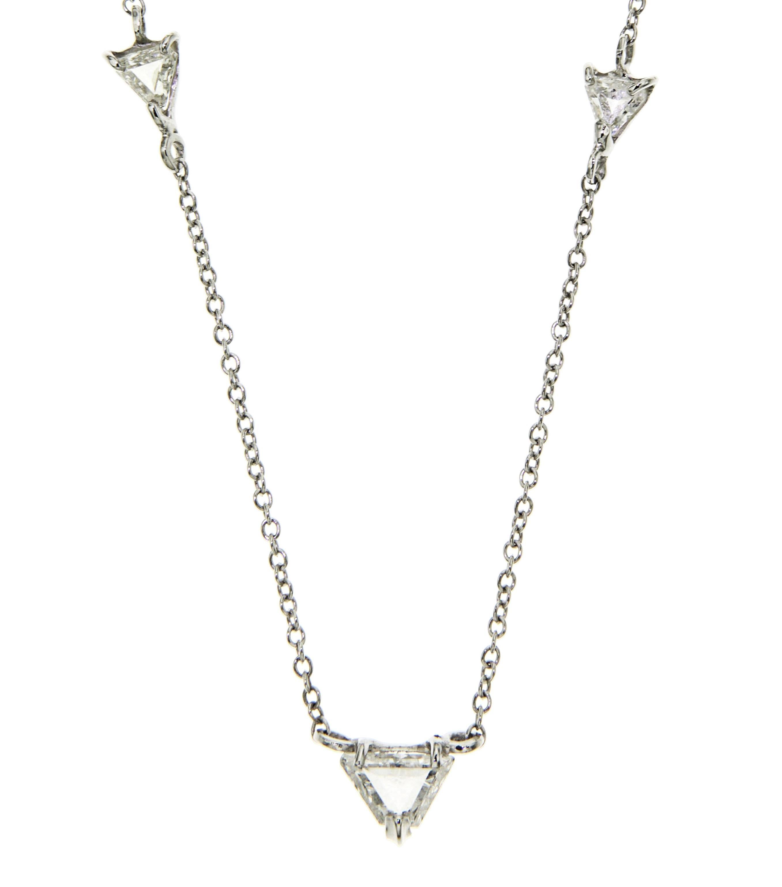Modern 18 karat white gold necklace with 3 triangle cut diamonds color F clarity VVS1. Central Diamond 0.40 ctw / Lateral Diamonds 0.20 ctw. Total choker length is 400 mm. / 15.748 inches. It is marked with the Italian Gold Mark 750 and Botta