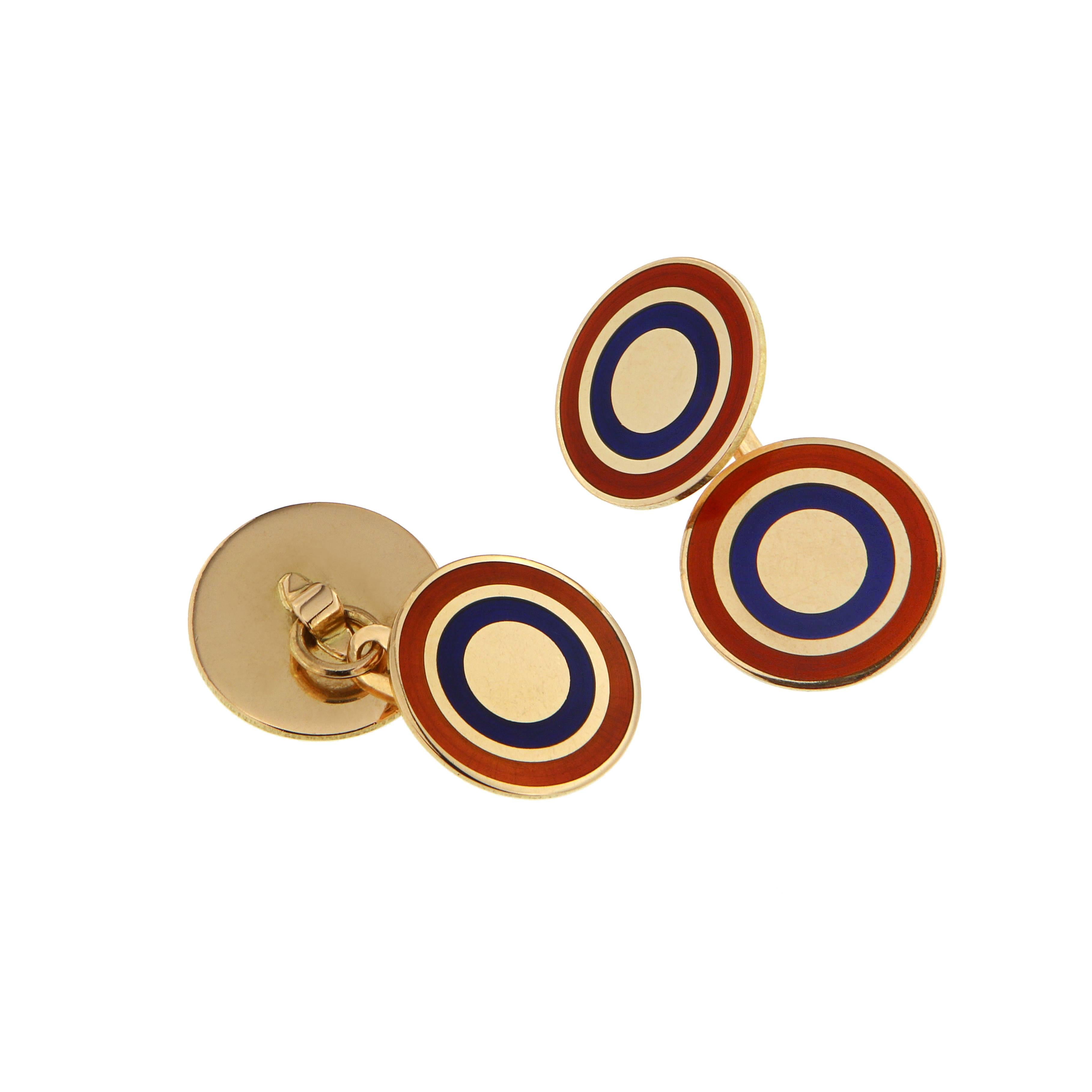 Round shaped enamel cufflinks with connection

The diameter is 15 mm

Italian marked 750 and 55VA