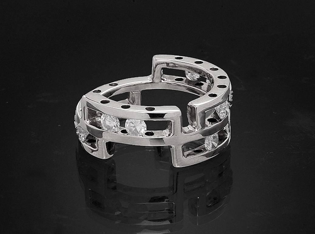 Modern Diamonds White 9 Karat Gold Ring Handcrafted For Sale