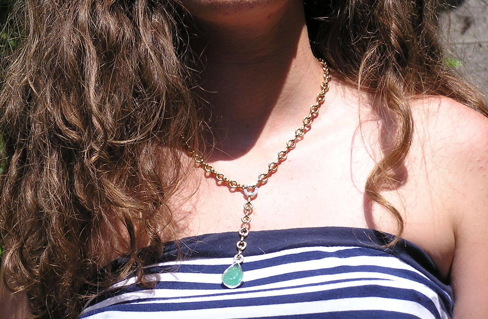 Brilliant Cut Cabochon Green Emerald Diamonds Yellow Gold Drop Necklace Made In Italy For Sale