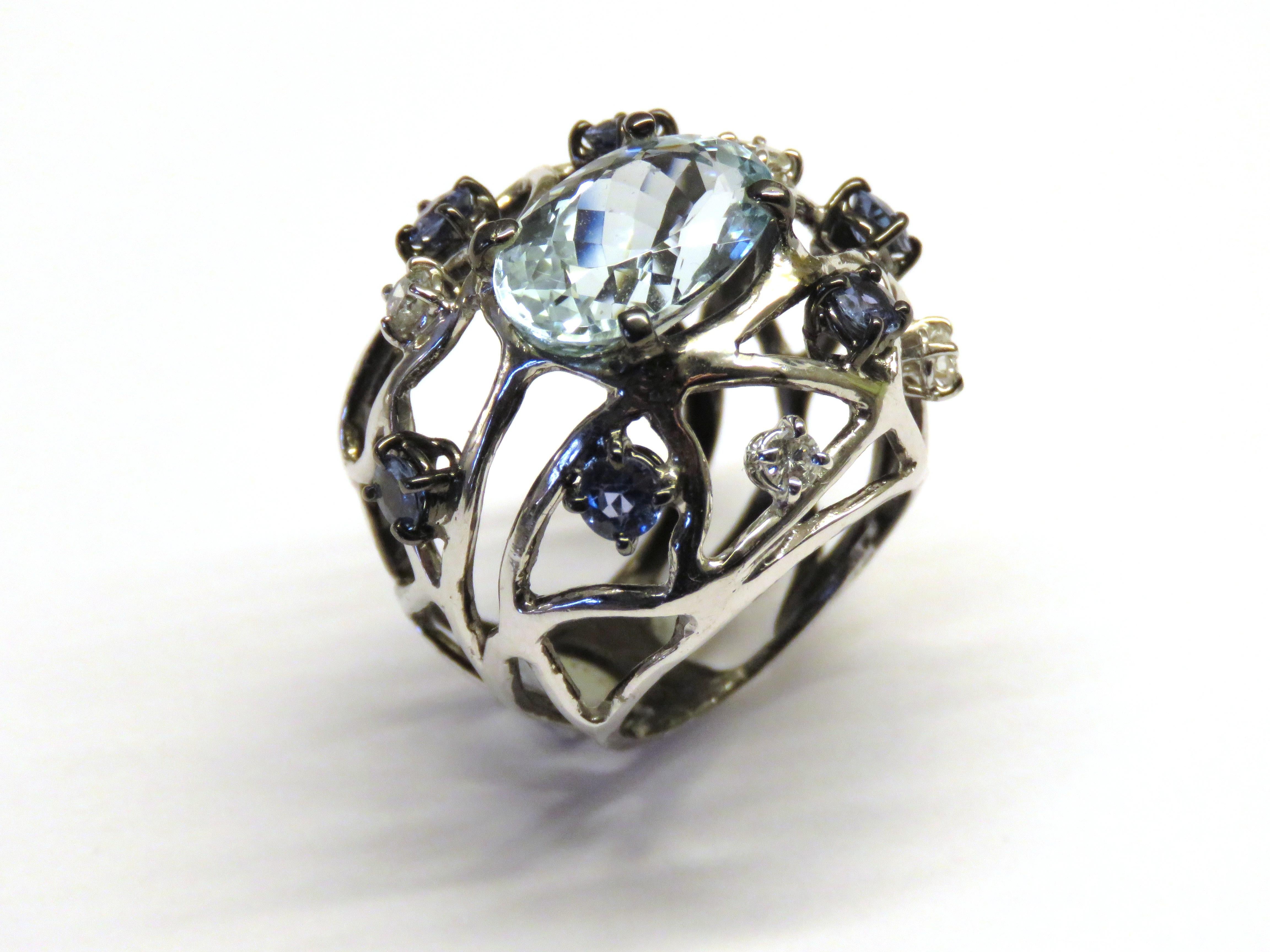 Brilliant Cut Blue Aquamarine Sapphires Diamonds White 18 Kt Gold Cocktail Ring Made In Italy For Sale