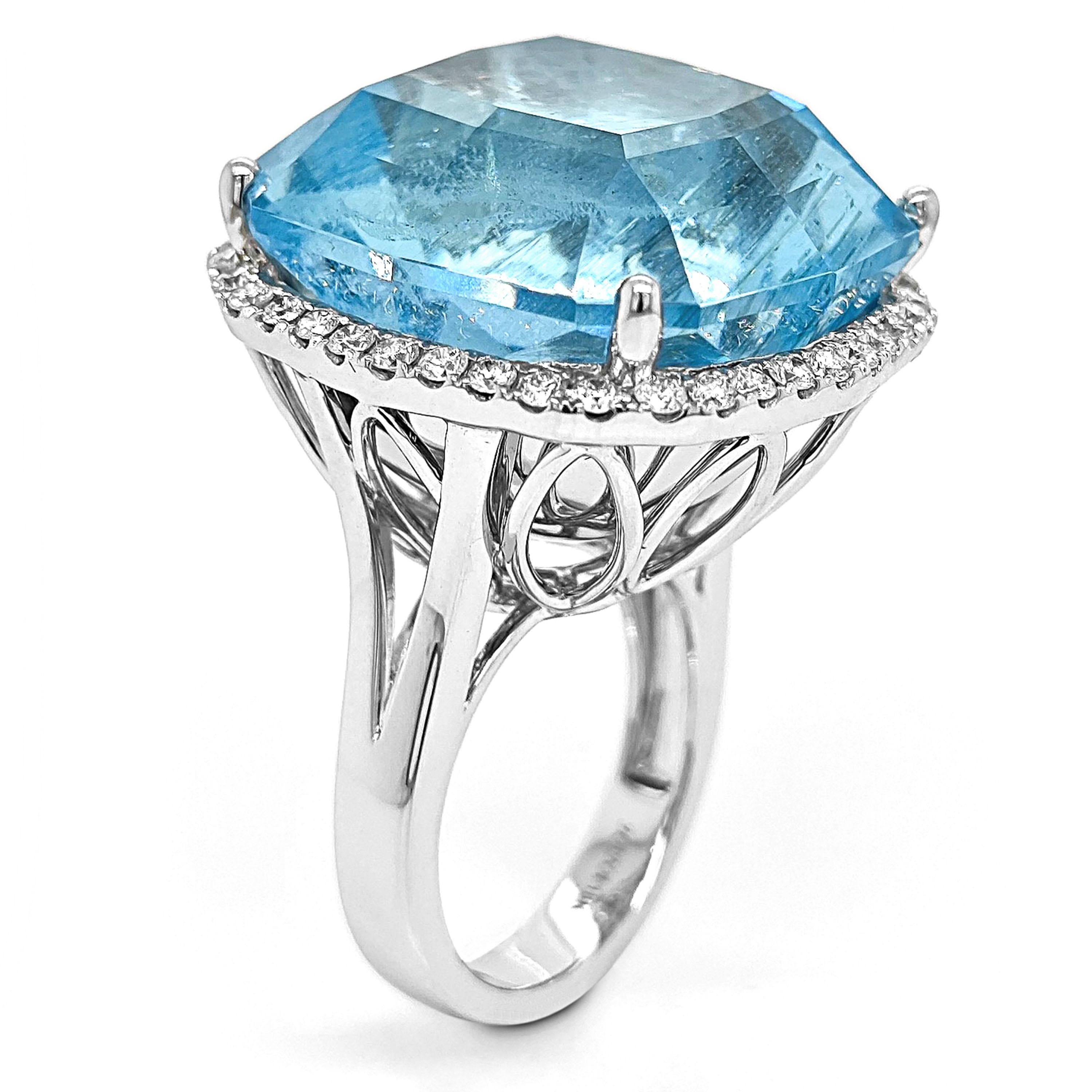 GIA-zertifizierter 52.28 Karat Aquamarin und weißer Diamant Weißgoldring im Zustand „Neu“ im Angebot in New York, NY