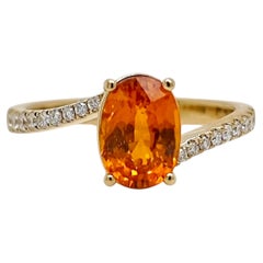 2.15 Carat Fanta Garnet Round Diamond Yellow Gold Ring
