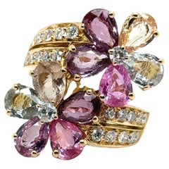 Bulgari, bague cocktail fleur en or jaune 18 carats, saphirs de couleur fantaisie et diamants