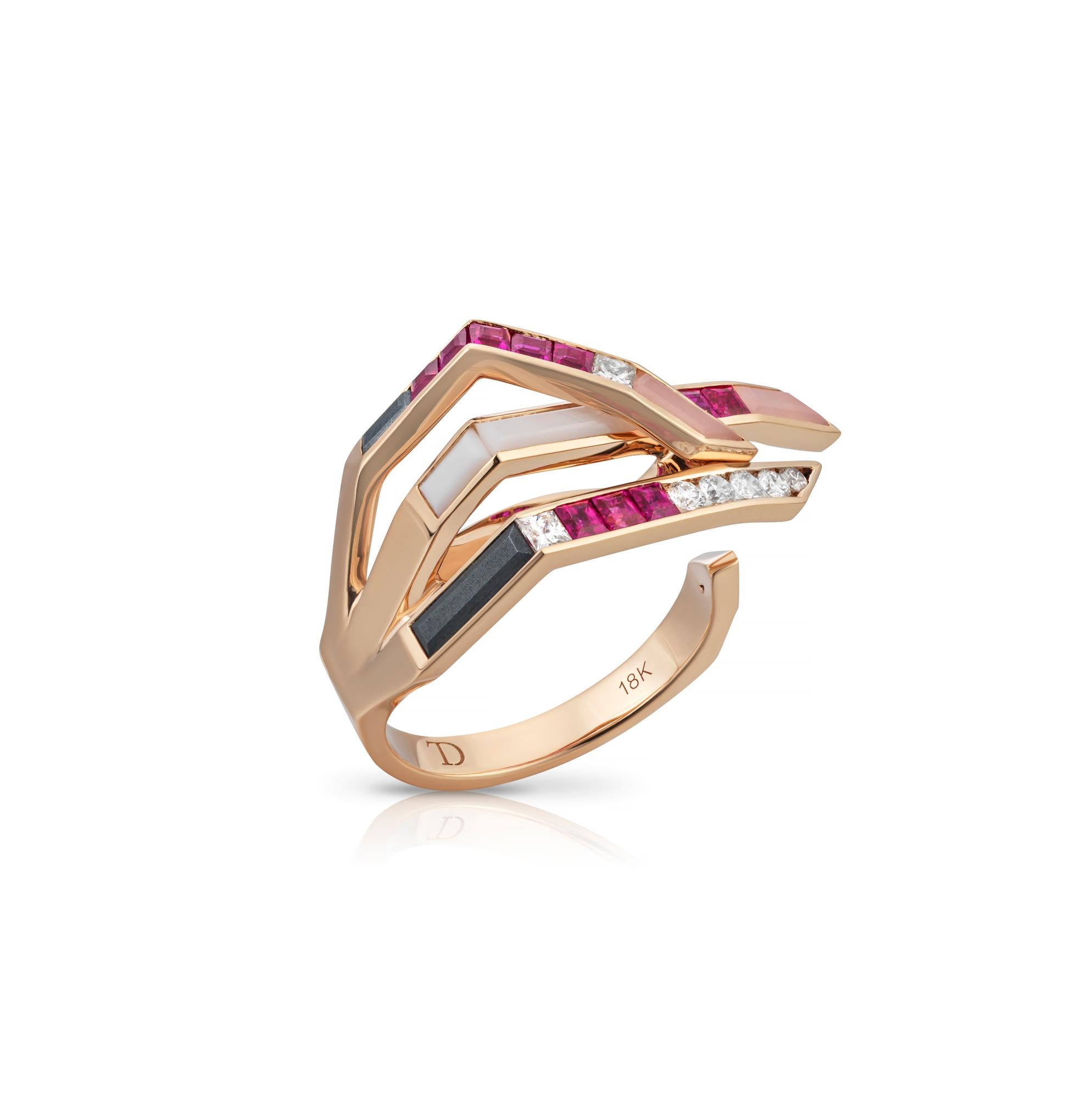 This architectural Wing ring from the Stellar collection creates a three-dimensional wave on your finger for a bold and contemporary look.
Inspired by artist Frank Stella’s vivid geometric paintings from the 1970s, the Stellar collection combines