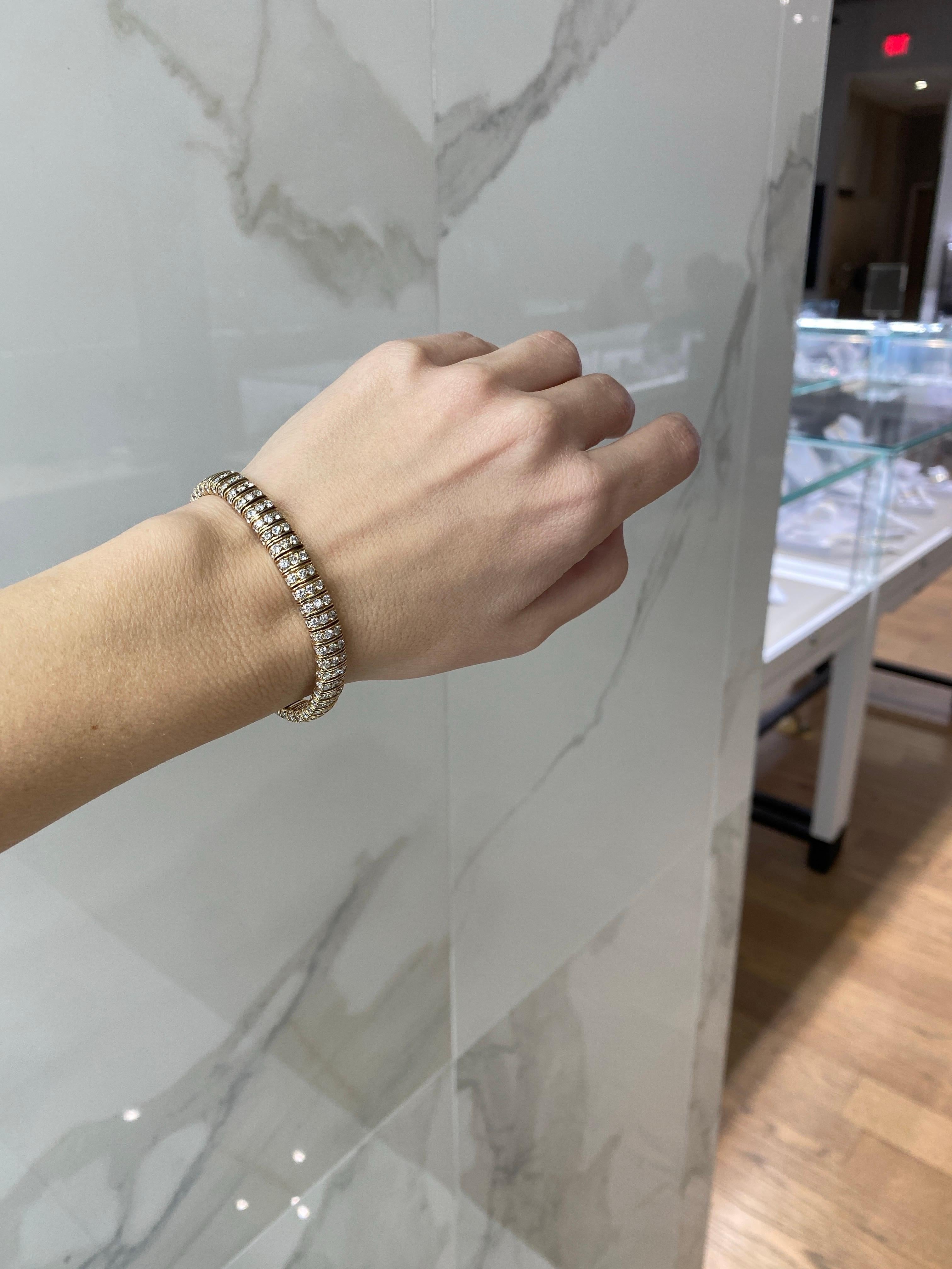 Bracelet en or 14 carats serti de diamants naturels taille ronde brillants de 12 carats en vente 2