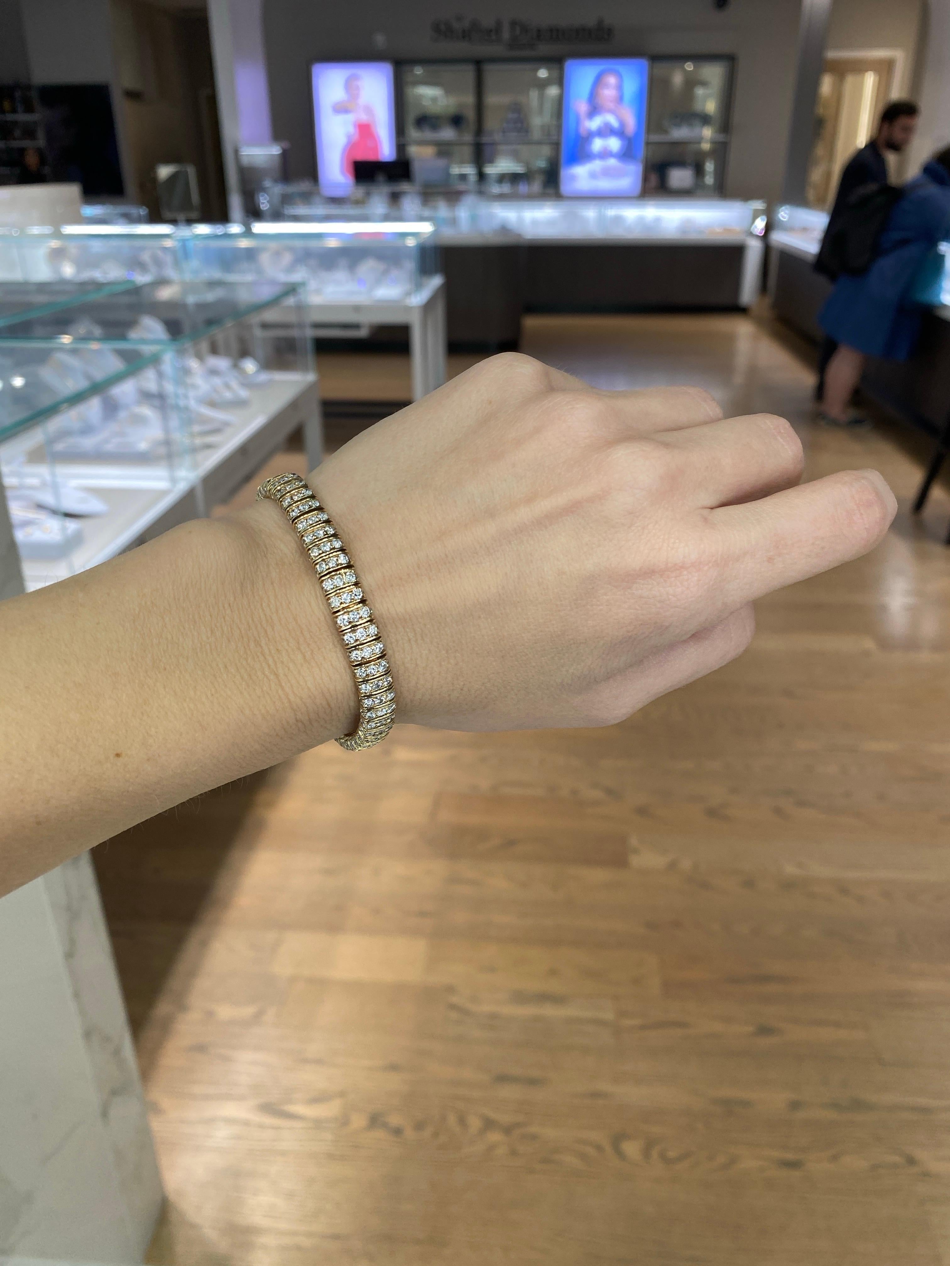 Bracelet en or 14 carats serti de diamants naturels taille ronde brillants de 12 carats en vente 5