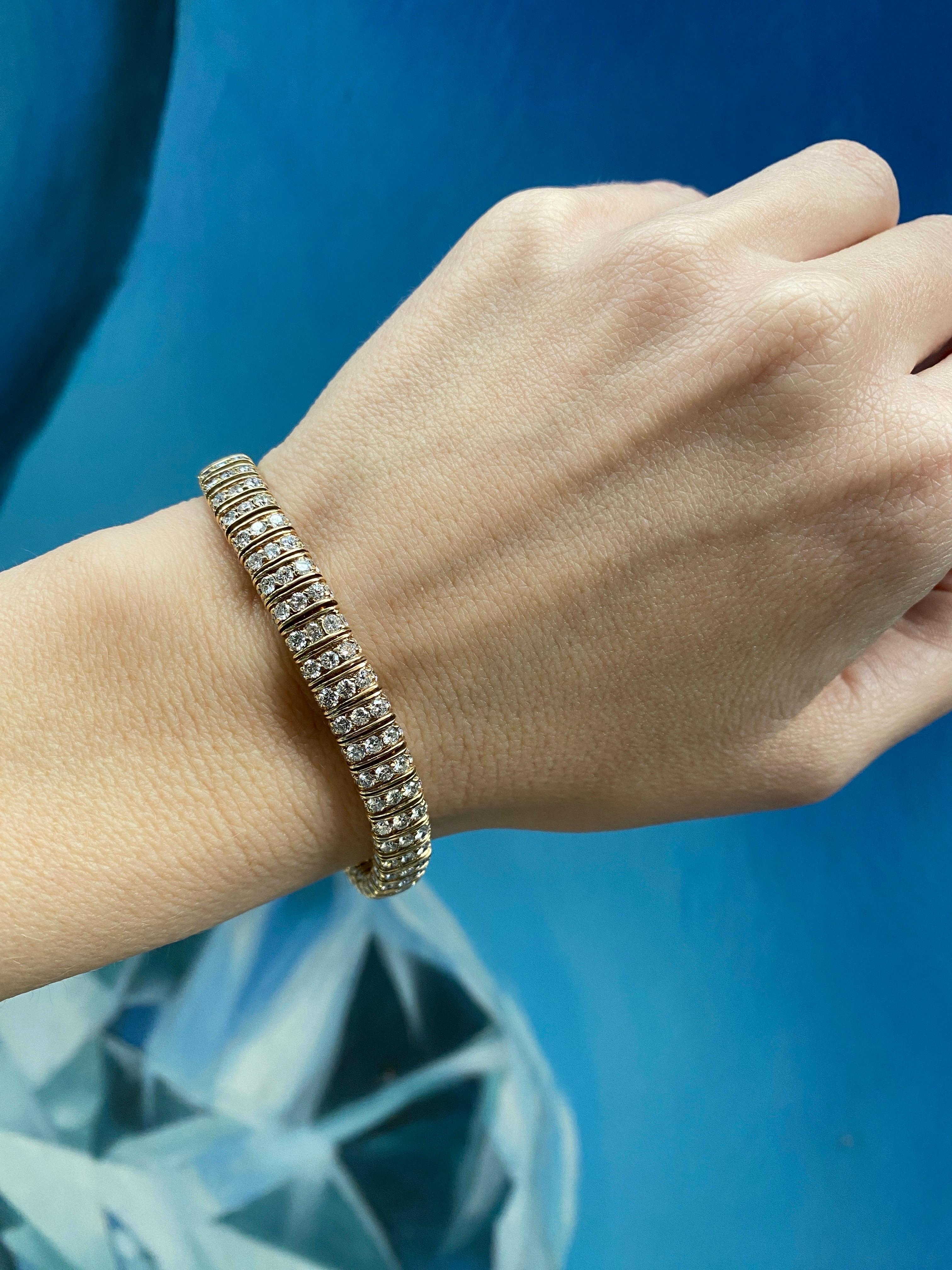 Bracelet en or 14 carats serti de diamants naturels taille ronde brillants de 12 carats en vente 6