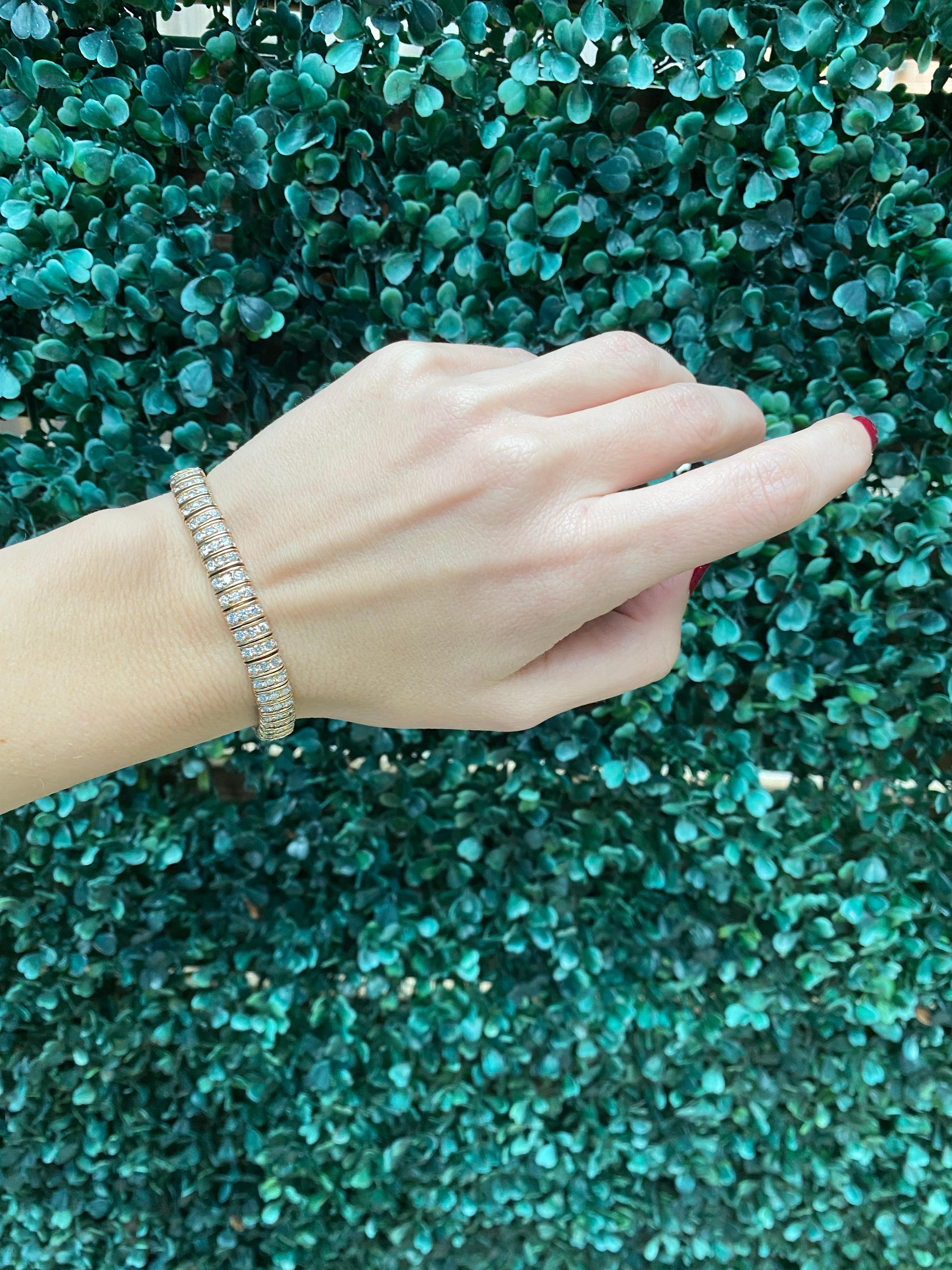 Bracelet en or 14 carats serti de diamants naturels taille ronde brillants de 12 carats en vente 7
