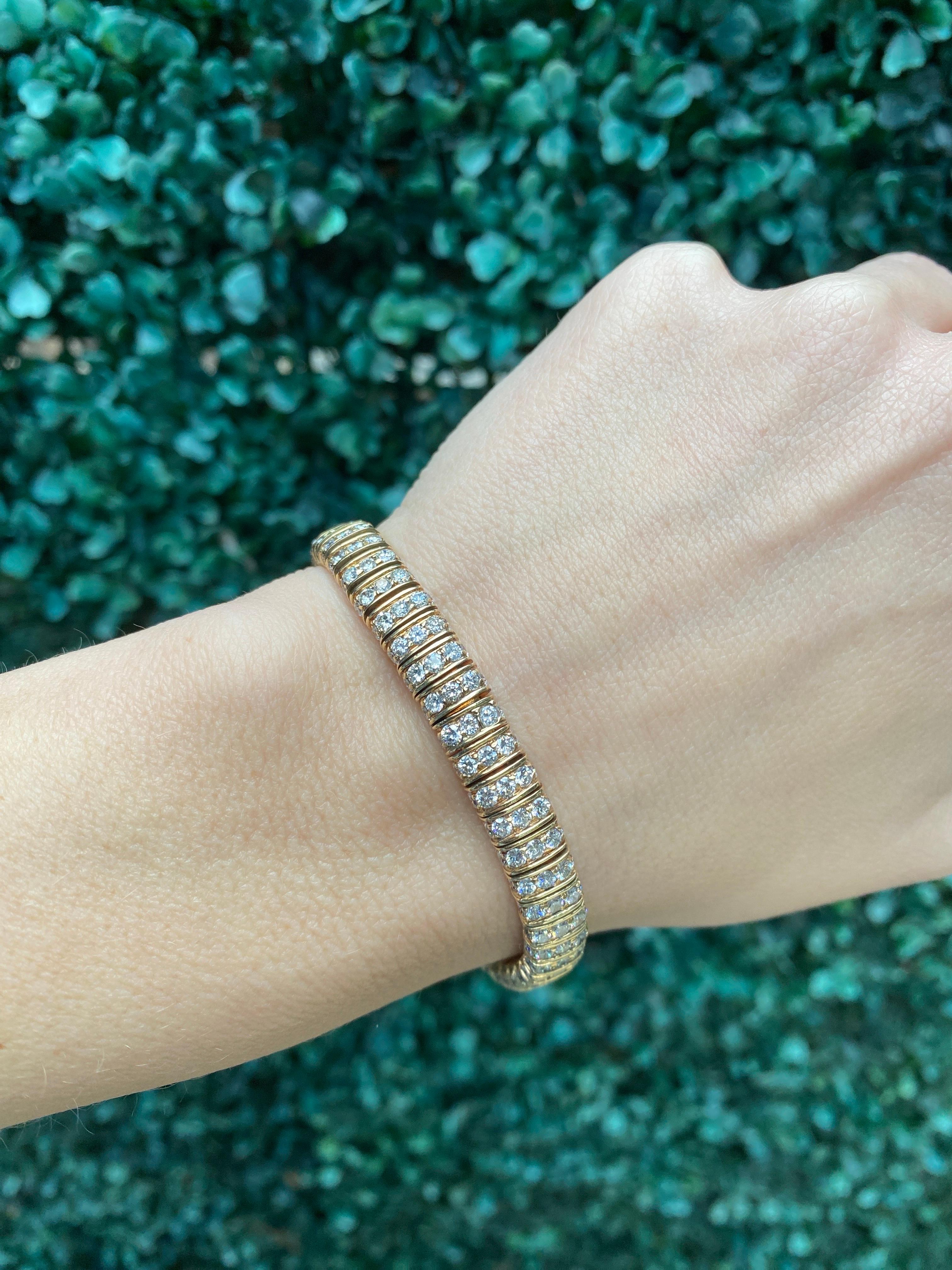 Bracelet en or 14 carats serti de diamants naturels taille ronde brillants de 12 carats en vente 11